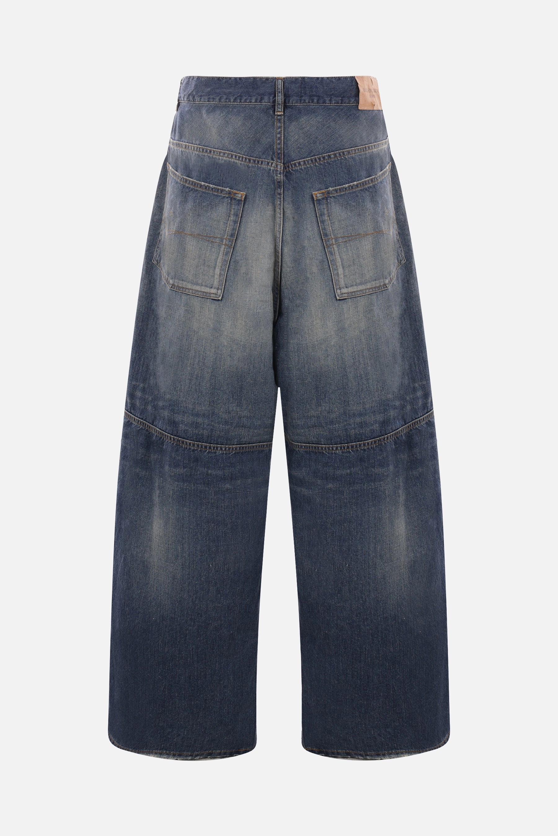 baggy jeans in denim