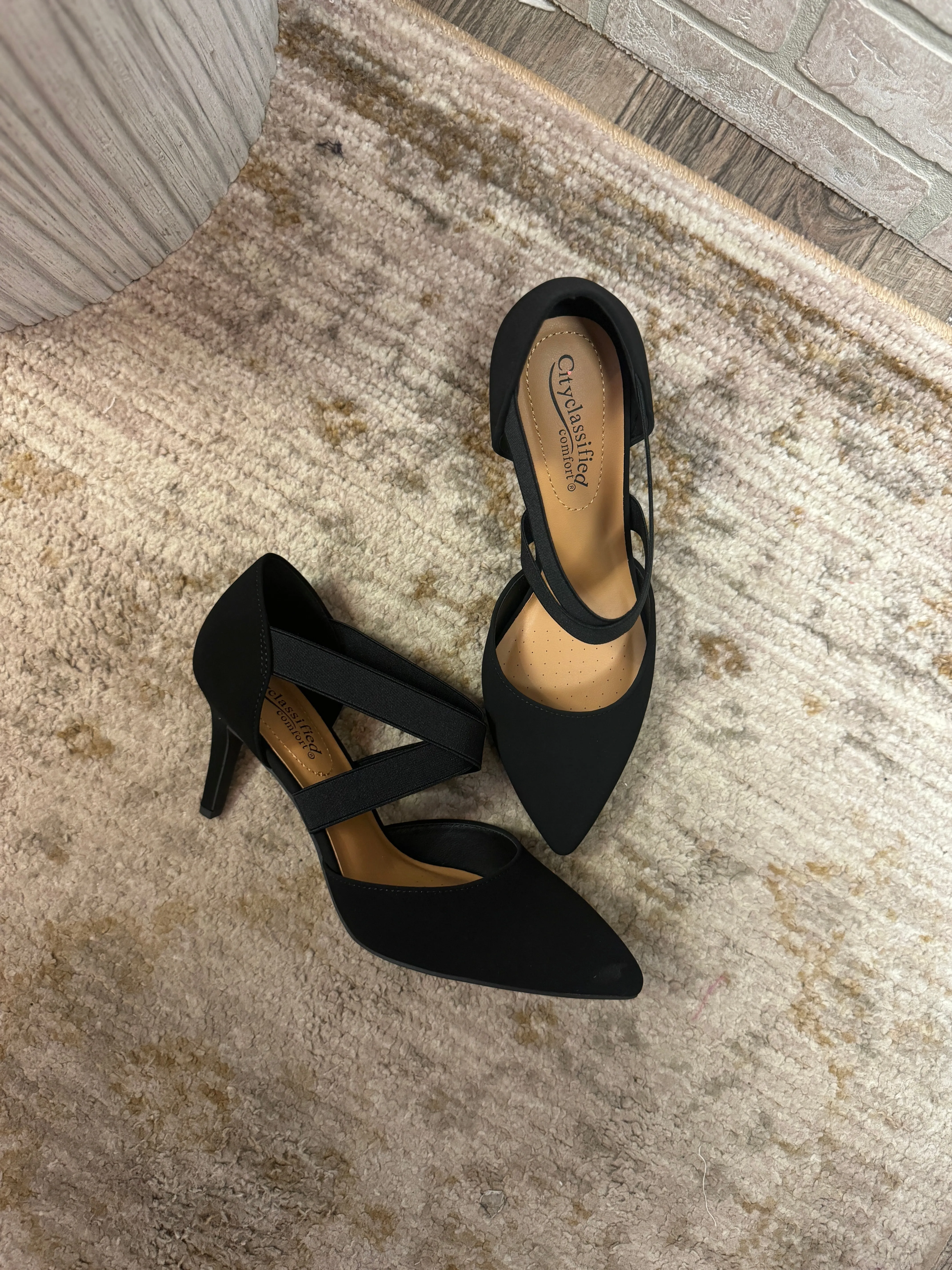 Soda Neal Black Heel Shoe