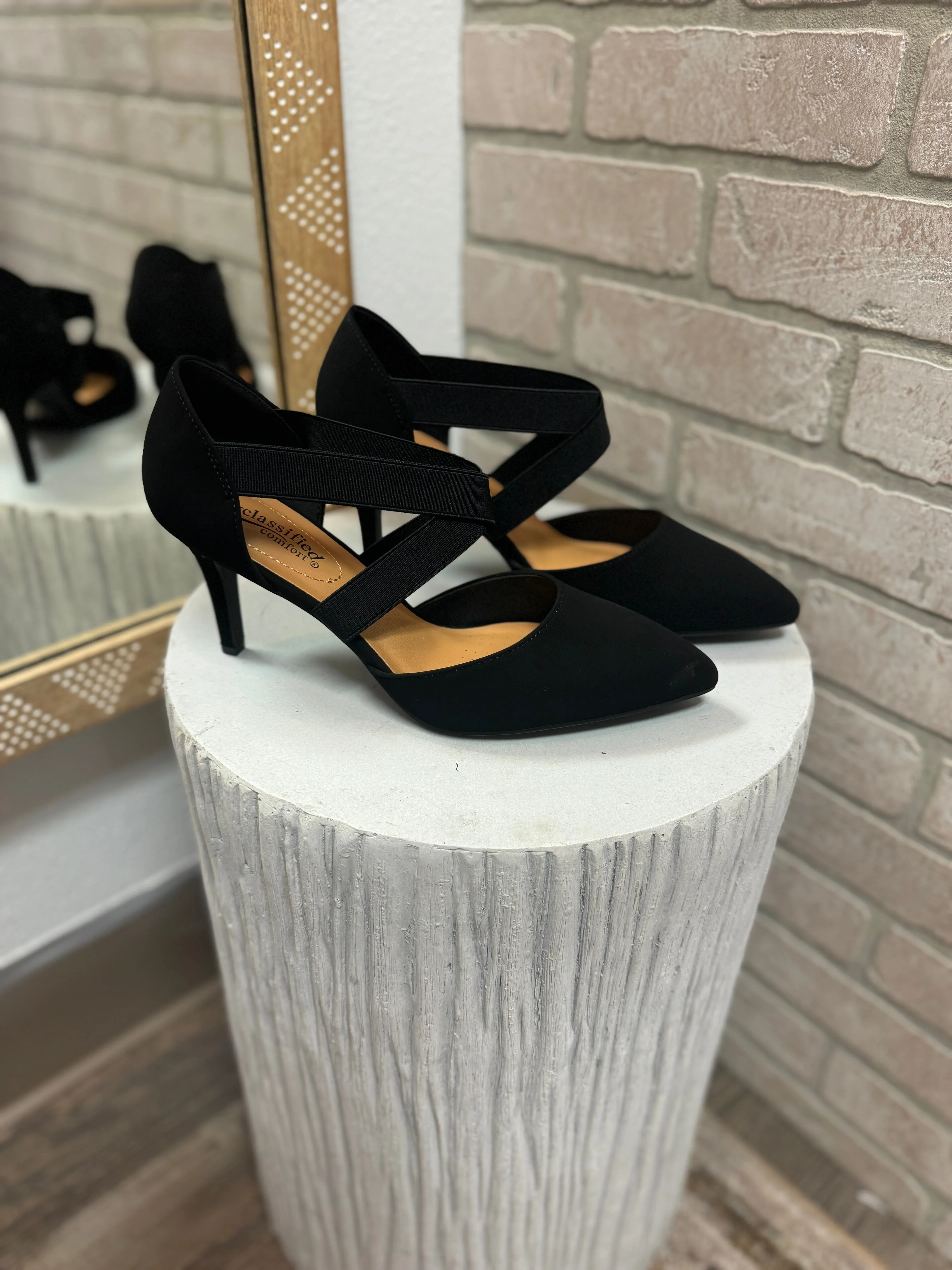 Soda Neal Black Heel Shoe