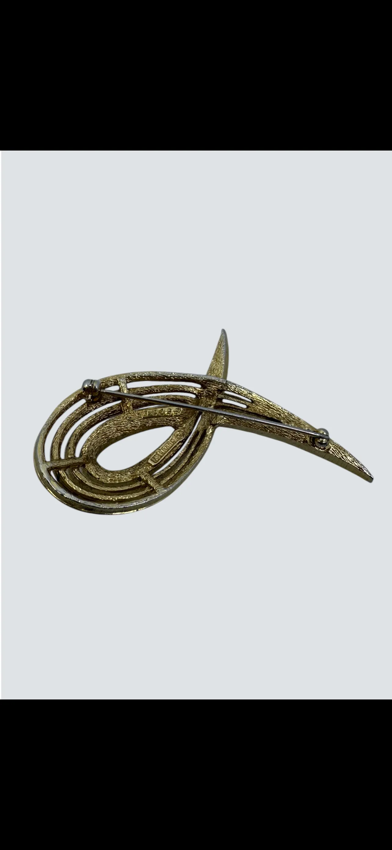 Vintage Goldtone Brooch